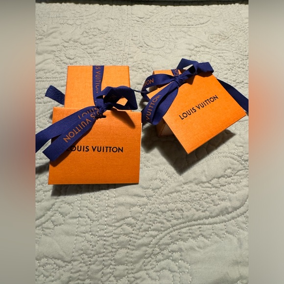 Louis Vuitton Lock Jewelry Set - Picture 6 of 8